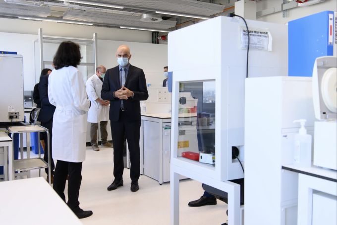 Bundesrat Alain Berset zu Besuch des Medizinlabors im KSA Kantonsspital Aarau anlässlich der Coronavirus-Pandemie, am Freitag, 28. Januar 2022, in Aarau. Bundesrat Berset Aargau Coronavirus