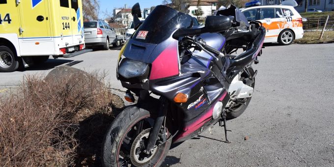 Herisau AR: Selbstunfall mit Motorrad Herisau AR: Selbstunfall mit Motorrad