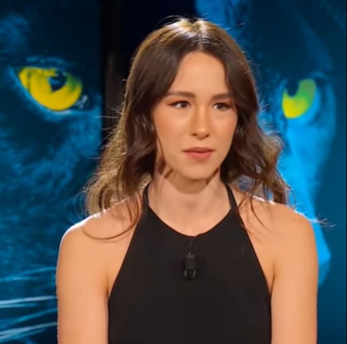 Aurora Ramazzotti spricht im italienischen TV. Aurora Ramazzotti