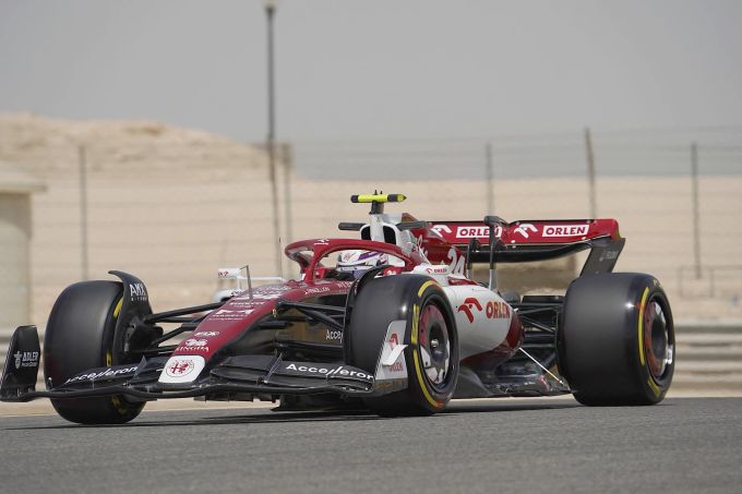Zhou Guanyu (Alfa-Sauber) beim Vorsaison-Test der Formel 1 in Bahrain. Formel 1 Zhou Guanyu