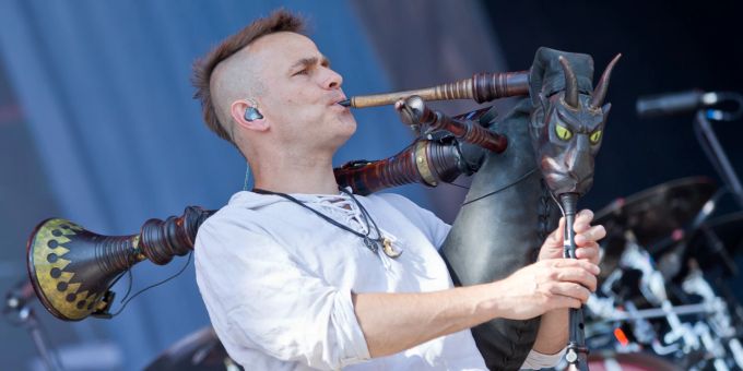 Boris Pfeiffer, Musiker der deutschen Band In Extremo, steht beim Musikfestival «Rock im Park» auf der Bühne. Musiker Pfeiffer