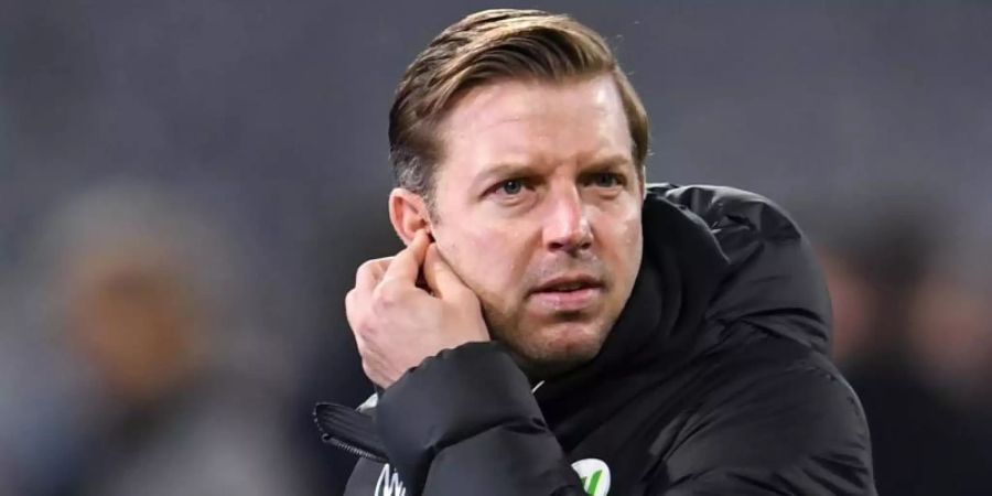 Sieht mit grosser Sorge auf die steigenden Corona-Zahlen: Wolfsburg-Coach Florian Kohfeldt. Foto: Tobias Hase/dpa