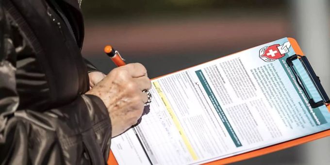 Unterschriften sammeln für Referendum. (Symbolbild) Referendum