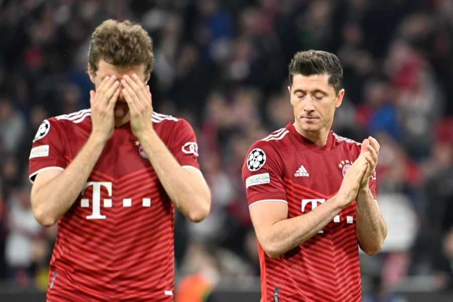 Thomas Müller und Robert Lewandowski ist die Enttäuschung anzusehen.