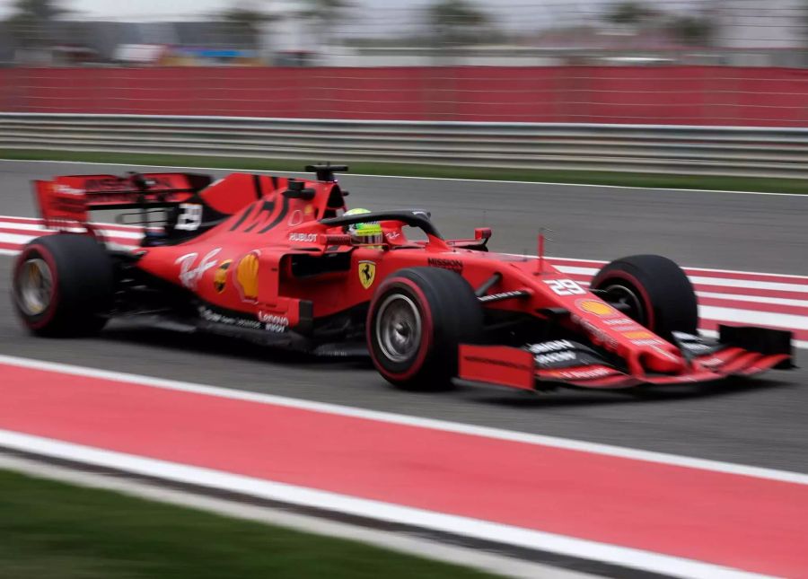 Mick Schumacher beim Formel-1-Test für Ferrari in Bahrain.