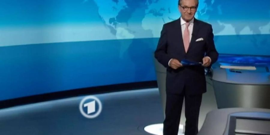 «Tagesschau»-Sprecher Jan Hofer im Studio in Hamburg. Foto: Tagesschau.de/dpa/Archiv