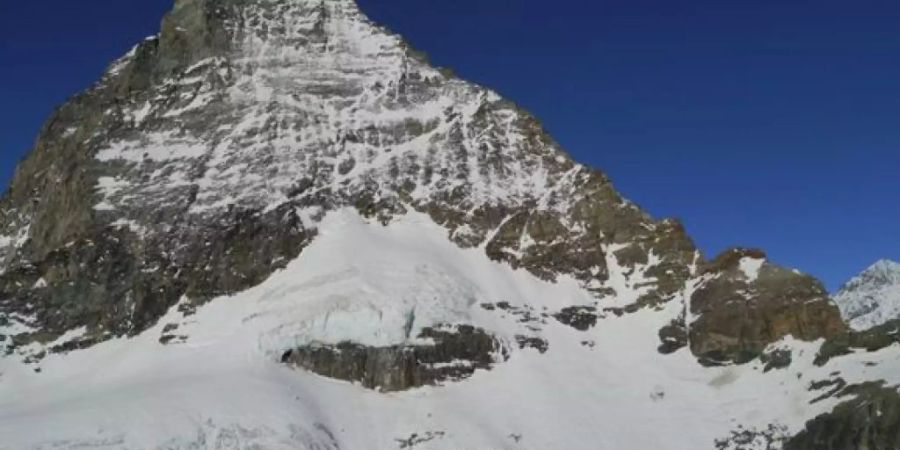 Die beiden Bergsteiger stürzten an der Ostflanke des Matterhorns rund 600 Meter in die Tiefe.