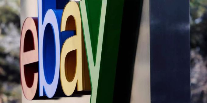 Das Ebay-Logo vor der Zentrale des Konzerns im kalifornischen San Jose. Foto: Marcio Jose Sanchez/AP Das Ebay-Logo vor der Zentrale des Konzerns im kalifornischen San Jose. Foto: Marcio Jose Sanchez/AP