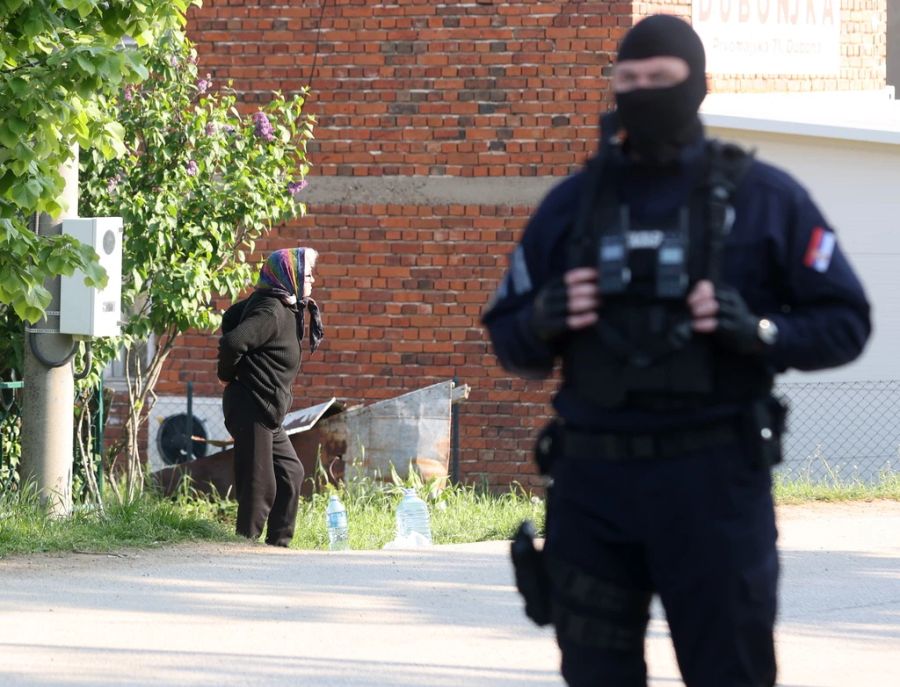 Bereits am Mittwoch erschoss ein Bub in Serbien neun Menschen. Laut dem Experten Dirk Baier ist das Land «kollektiv traumatisiert».