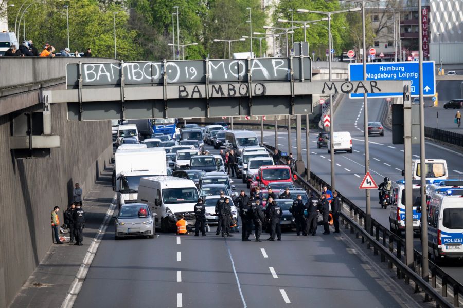 Der Verkehr kommt durch die Protestaktion vielerorts zum Erliegen.