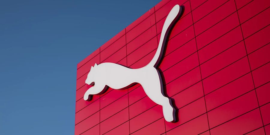 Der Sportartikelhersteller Puma ist gut in das Jahr 2023 gestartet. Die Umsätze legten im ersten Quartal um gut 14 Prozent zu.(Archivbild)