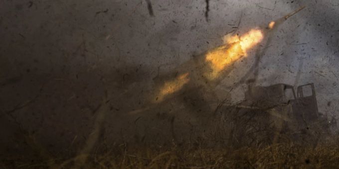 Eine ukrainische Rakete wird in der Nähe von Kreminna abgefeuert. Ukraine Krieg