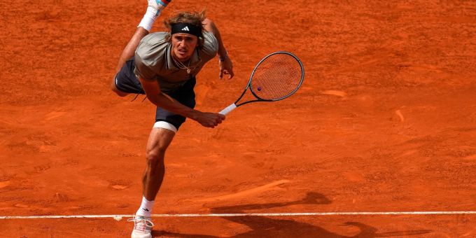 Musste sich dem Spanier Carlos Alcaraz in Madrid mit 1:6, 2:6 geschlagen geben: Alexander Zverev. Musste sich dem Spanier Carlos Alcaraz in Madrid mit 1:6, 2:6 geschlagen geben: Alexander Zverev.