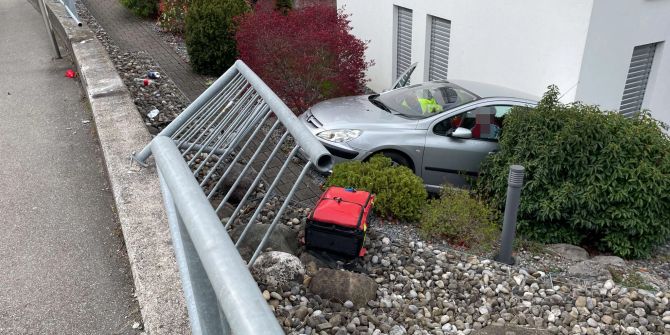 Oberlunkhofen: Geländer durchbrochen