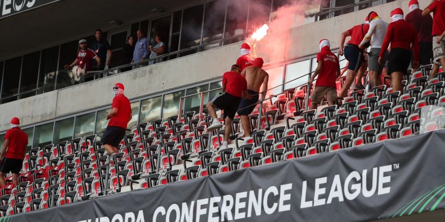 Beim Gruppenspiel des 1. FC Köln in Nizza war es zu gewaltsamen Zusammenstössen gekommen.