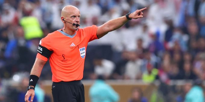 Vor dem Final in der Champions League am 10. Juni prüft die Uefa Vorwürfe gegen den Endspiel-Schiedsrichter. Szymon Marciniak champions league