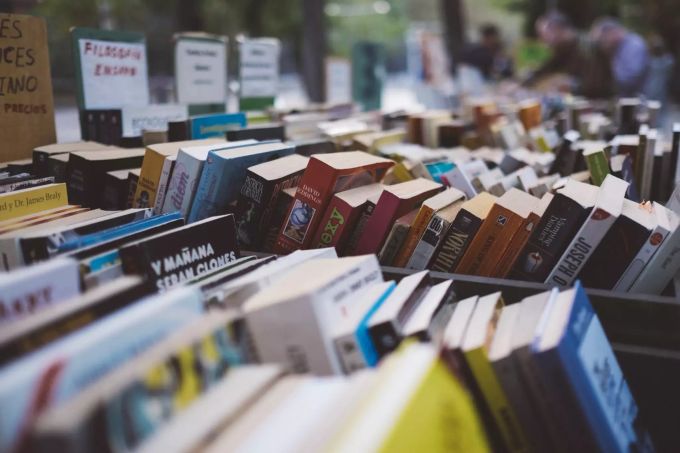 Ab wann ist ein Buch ein Bestseller? (Symbolbild) buch bestseller