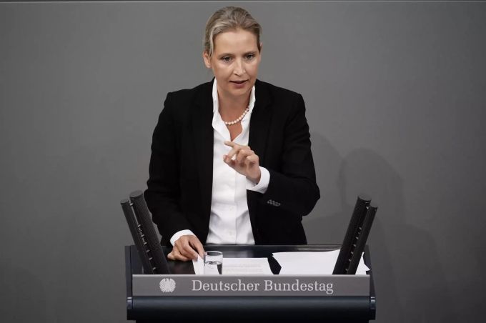 Alice Weidel (AfD) beschuldigt die Corona-Massnahmen, die deutsche Wirtschaft verschlechtert zu haben. Alice Weidel