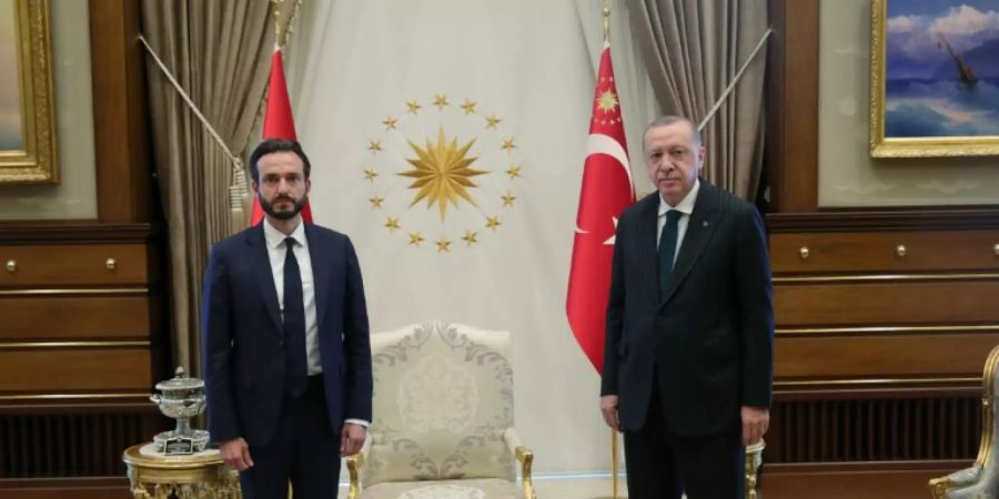 EGMR-Präsident Spano bei Erdogan (r) in Ankara