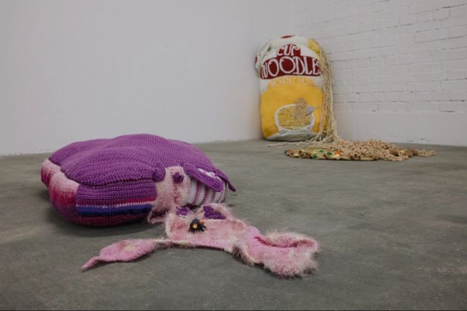 „Pink Magnum Glace“ und „Cup-Noodles“ aus #crochetgiantfood von Sabina Speich