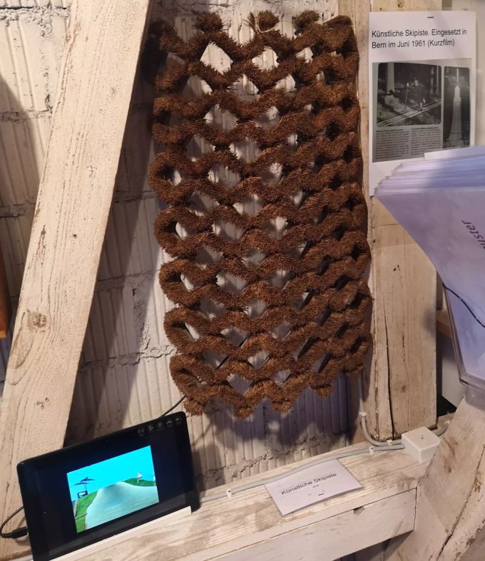Künstliche Skipiste, welche im Jahr 1961 in Bern eingesetzt wurde. Industriemuseum Oberentfelden