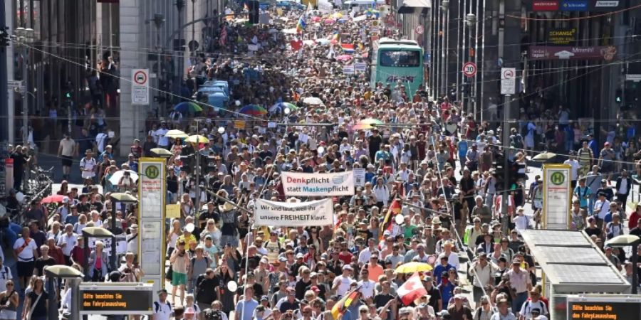 Berliner Demo gegen Corona-Massnahmen am 1. August