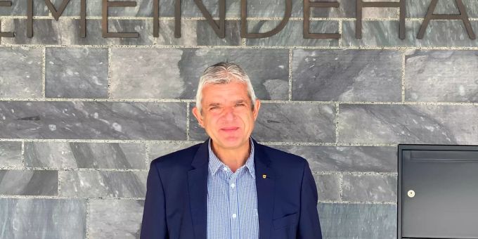 Der Gemeindepräsident Meilen Christoph Hiller in Meilen. Gemeindepräsident Meilen Christoph Hiller