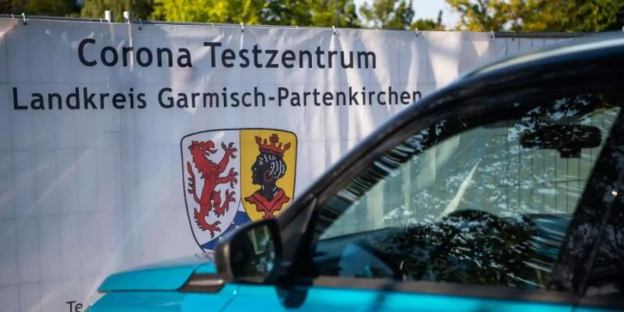 Nach einem heftigen Corona-Ausbruch im oberbayerischen Garmisch-Partenkirchen ist noch unklar, mit welchen Konsequenzen die mutmassliche Verursacherin rechnen muss. Foto: Lino Mirgeler/dpa