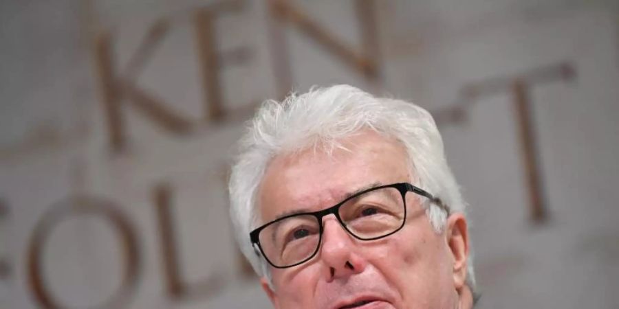 Der britische Bestsellerautor Ken Follett sorgt sich um enseren Planeten. Foto: picture alliance / Arne Dedert/dpa