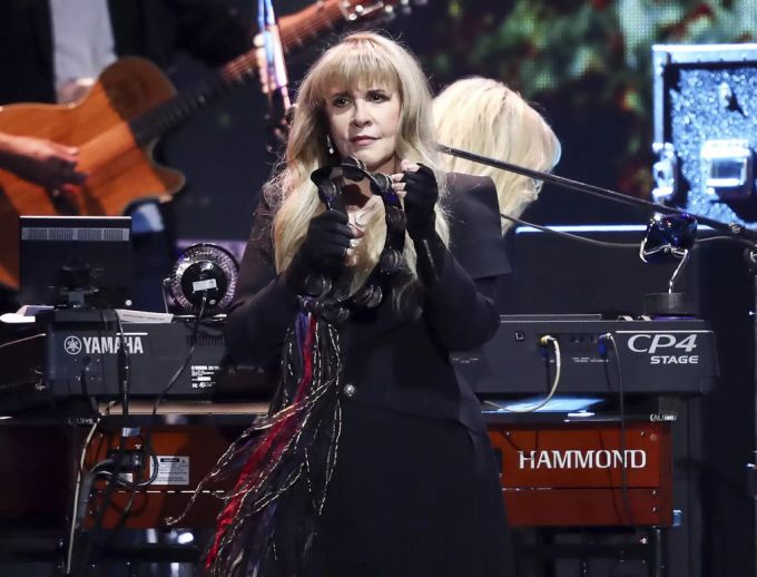 Stevie Nicks will weiterhin mit ihrer Band Fleetwood Mac auf der Bühne stehen. Stevie Nicks Fleetwood Mac