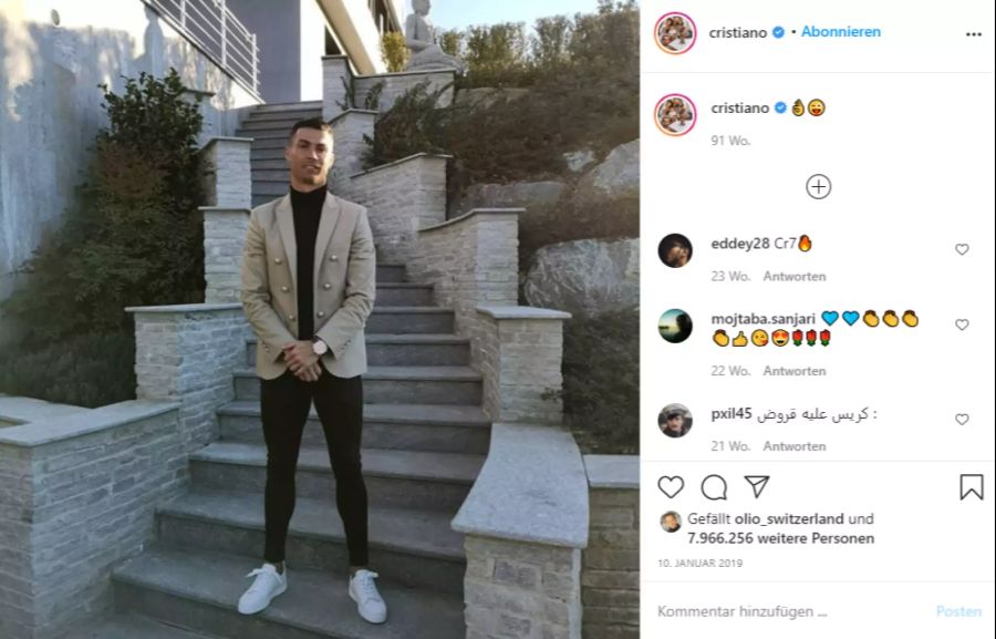 Ronaldo vor seiner ehemaligen Villa in Turin.