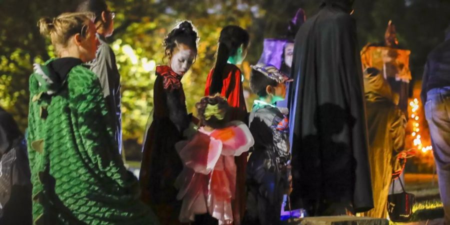 Halloween Corona
