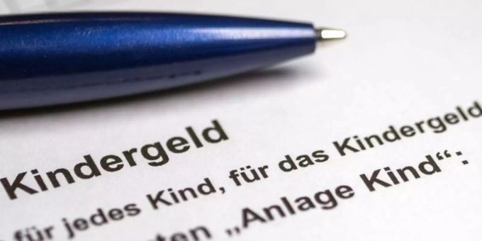 Das Kabinett will einen höheren Kindergeldsatz beschliessen. Foto: Jens Büttner/ZB/dpa/Illustration Das Kabinett will einen höheren Kindergeldsatz beschliessen. Foto: Jens Büttner/ZB/dpa/Illustration