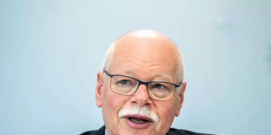 Der Innensenator von Bremen, Ulrich Mäurer. Foto: Mohssen Assanimoghaddam/dpa