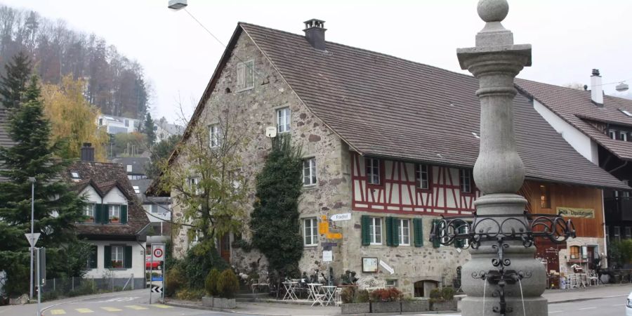 Der Dorfkern in der Gemeinde Weiningen.