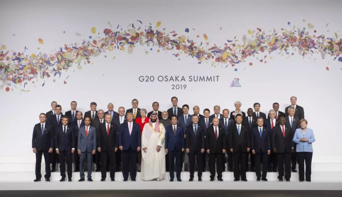 Die Staatschefs der G20-Länder am Gipfel in Osaka. Gemäss Soziologe Ueli Mäder bevorteilen die weltweiten Handelsbeziehungen die westlichen Industrieländer. g20 osaka