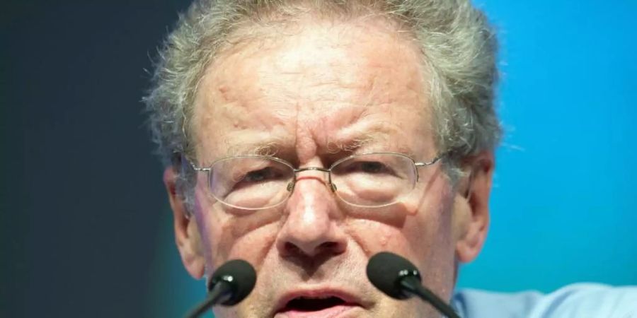 Die AfD soll in ihrer Gründungszeit auch eine schwarze Kasse für Wahlkampfaktivitäten ausgewählter Gliederungen und des damaligen Co-Vorsitzenden Konrad Adam (Bild) genutzt haben. Foto: Federico Gambarini/dpa