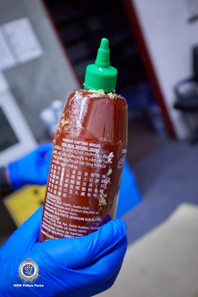 Spuren von Crystal Meth an einer Chilisaucenflasche. Crystal Meth Australien