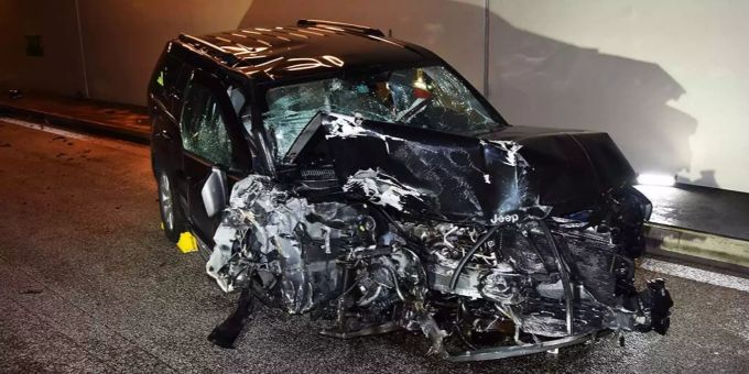 Totalschaden bei einem Auto. (Archivbild) unfall luzerner zeitung