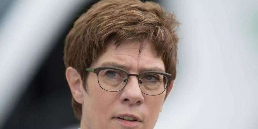 Annegret Kramp-Karrenbauer versucht einen internationalen Militäreinsatz in einem der gefährlichsten Konfliktgebiete der Welt zu initiieren. Foto: Sebastian Kahnert/zb/dpa