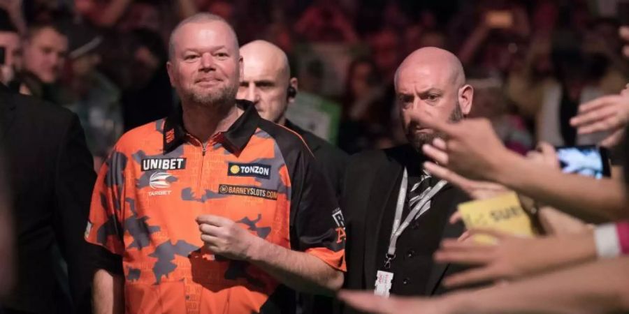 Geht zum letzten Mal bei einer Darts-WM an den Start: Raymond van Barneveld. Foto: Jörg Carstensen/dpa