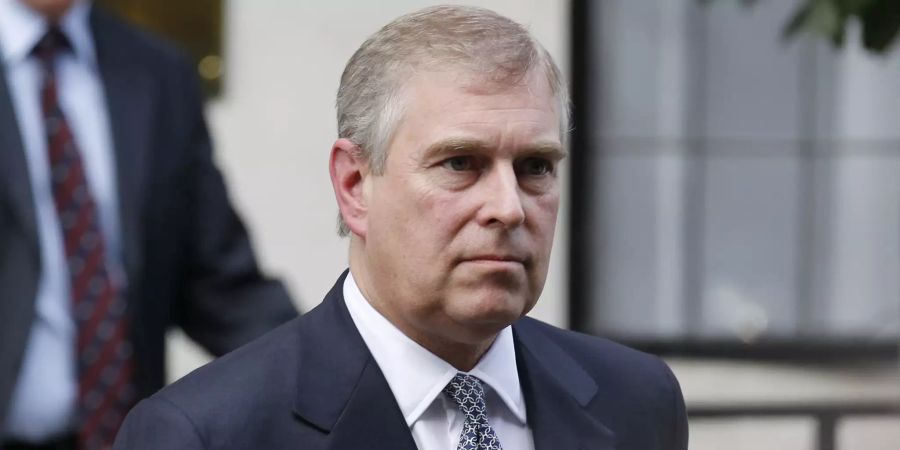 Prince Andrew ist von seinen royalen Pflichten zurückgetreten.