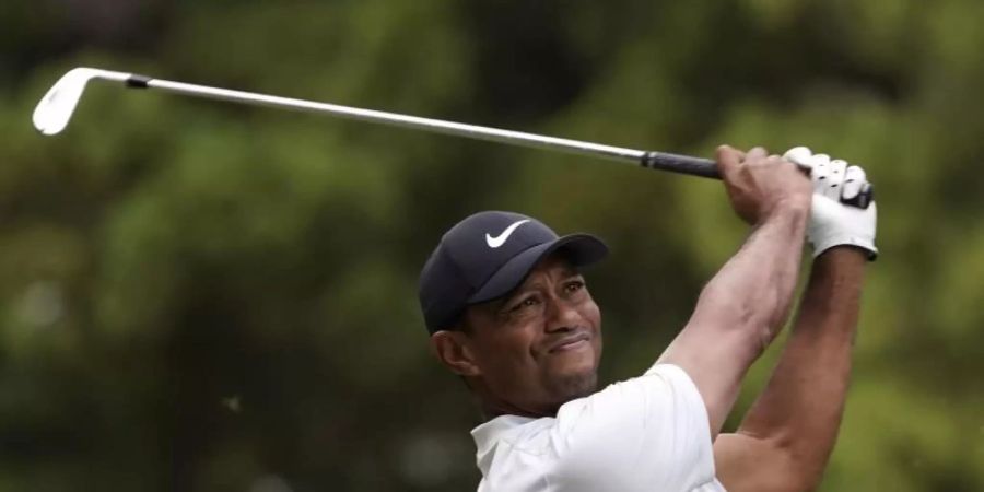 Liegt beim PGA-Turnier in Japan weiter an der Spitze: Tiger Woods. Foto: Lee Jin-Man/AP/dpa