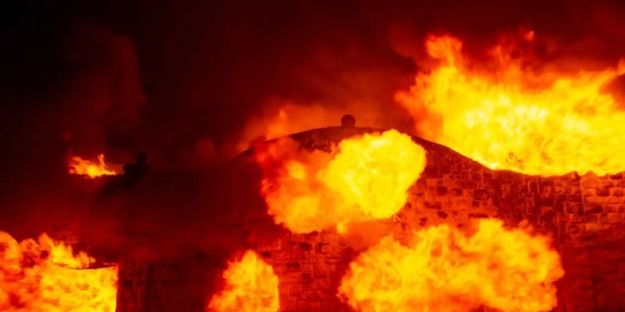 Regelrechte Flammen-Explosion in einem Weingut