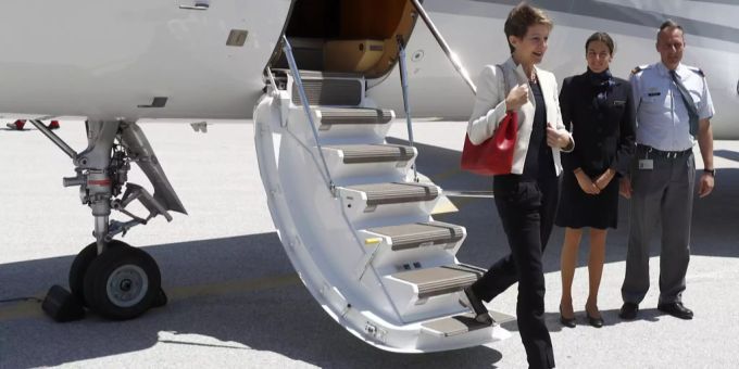 «Fliegen ist nötig» - Deshalb gelten CO2-Regeln für Bundesräte nicht
