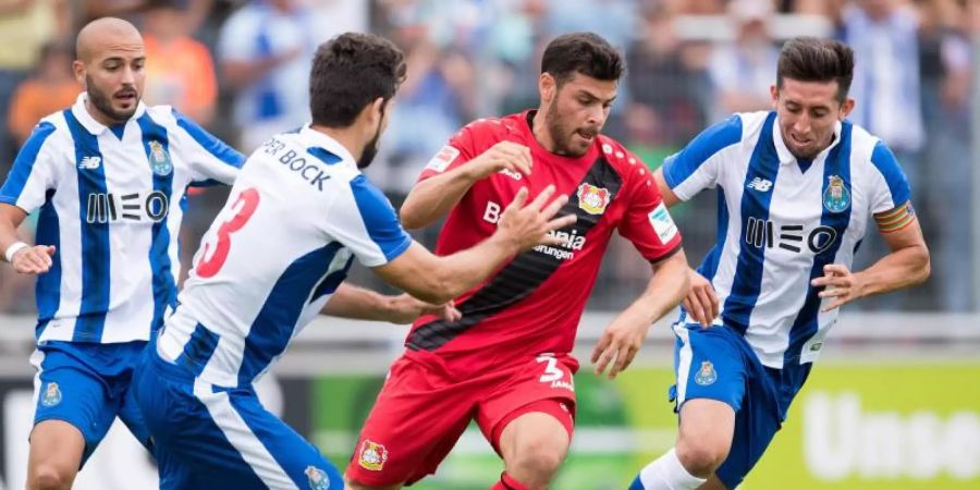 Einen namhaften Gegner hat Bayer Leverkusen in der Euopa League gezogen: Der portugiesische Top-Club FC Porto wartet in der Zwischenrunde. Foto: Marius Becker/dpa