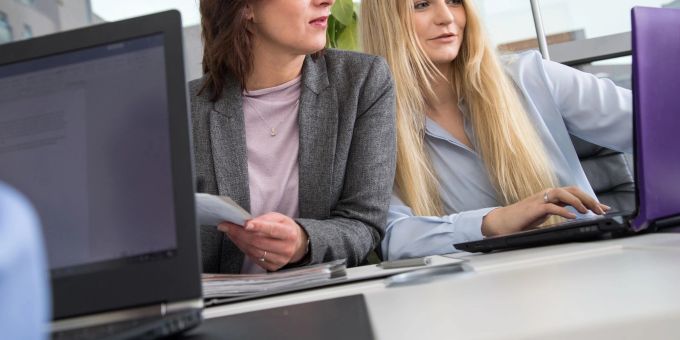 Wer verdient in welcher Position was? Viele würden es befürworten, wenn ihr Arbeitgeber Gehaltsdaten transparent macht. Wer verdient in welcher Position was? Viele würden es befürworten, wenn ihr Arbeitgeber Gehaltsdaten transparent macht.