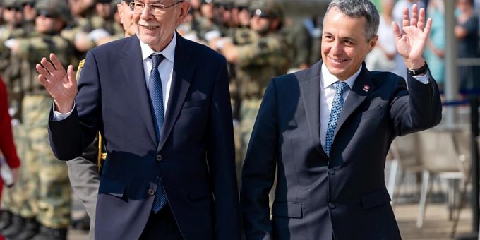 Bundespräsident Ignazio Cassis mit seinem österreichischen Amtskollegen Alexander Van der Bellen (links) am 20. Juli dieses Jahres zur Eröffnung der Bregenzer Festspiele. Alexander Van der Bellen