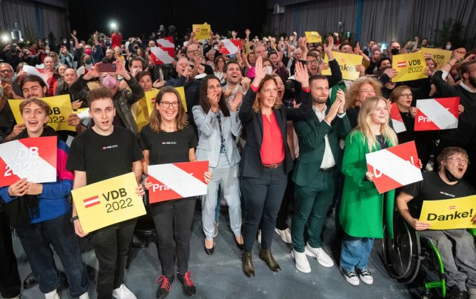 Reaktionen am Wahlfest für Bundespräsident Alexander Van der Bellen . Alexander Van der Bellen