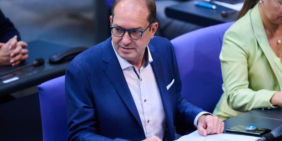 Alexander Dobrindt, Vorsitzender der CSU-Landesgruppe, fordert Nachbesserungen bei der Gaspreisbremse.